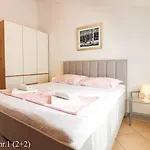 Juric Apartman *