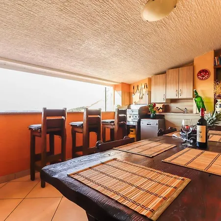 アパート Juric ヴルサル