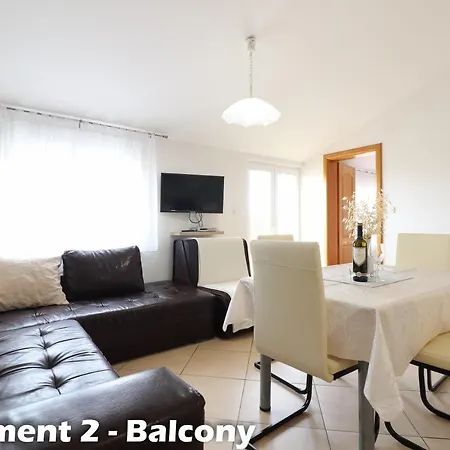 Juric アパート *