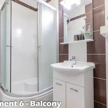 アパート Juric ヴルサル